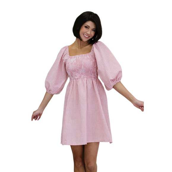 🌸🌸 Cute Striped Smocked Dress 🌸🌸 - Picture 3 of 9